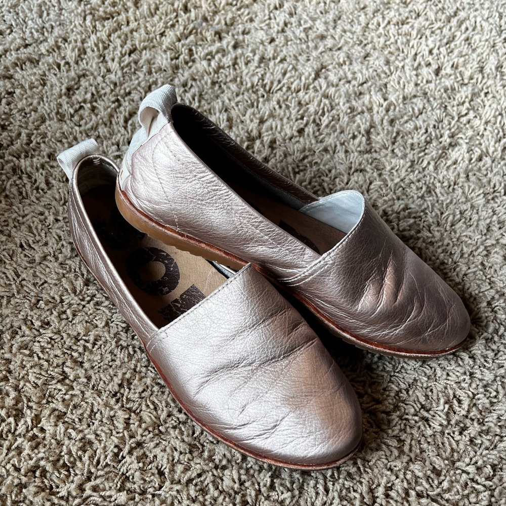 Sorel pink leather size 8